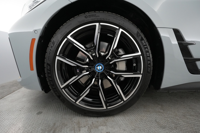 2022 BMW i4