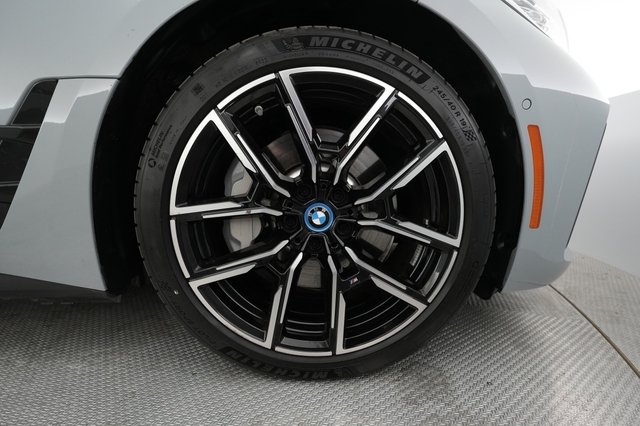 2022 BMW i4