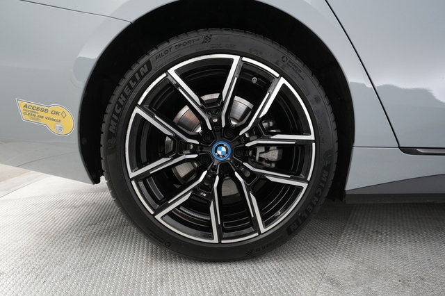 2022 BMW i4
