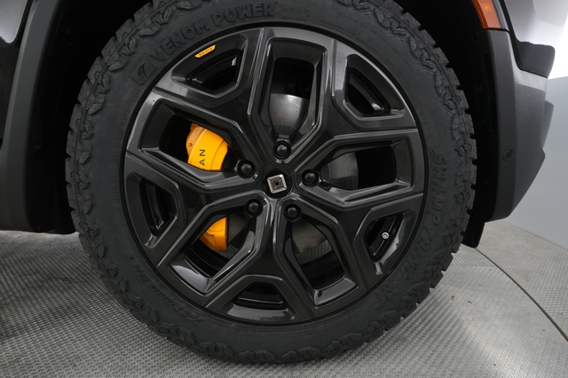 2022 Rivian R1S