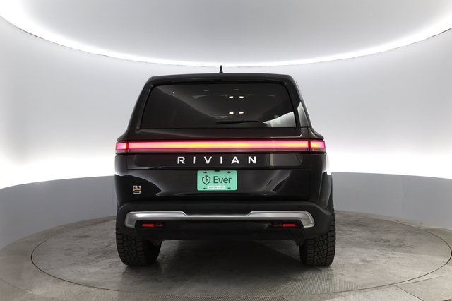 2022 Rivian R1S