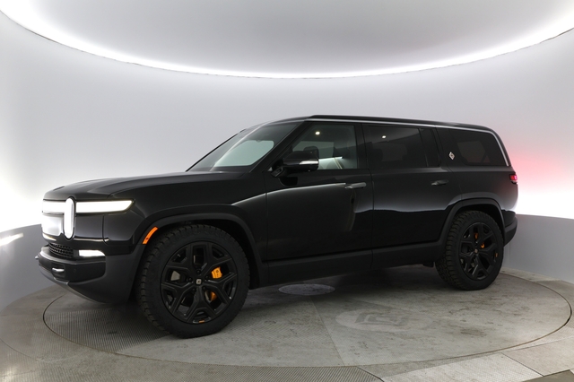 2022 Rivian R1S