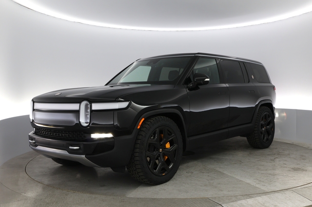 2022 Rivian R1S