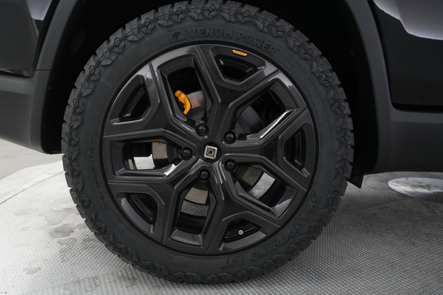2022 Rivian R1S