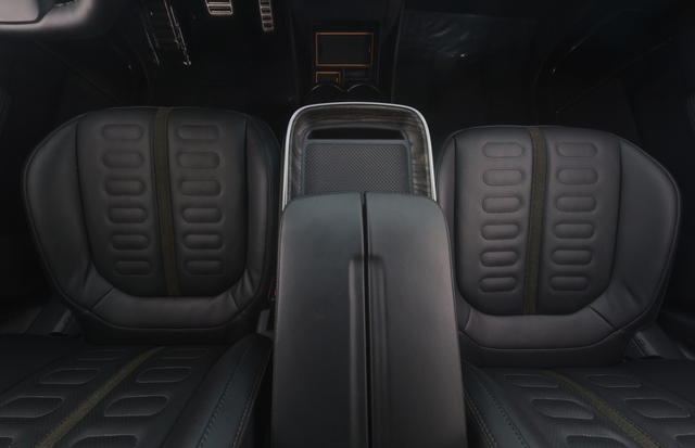 2022 Rivian R1S