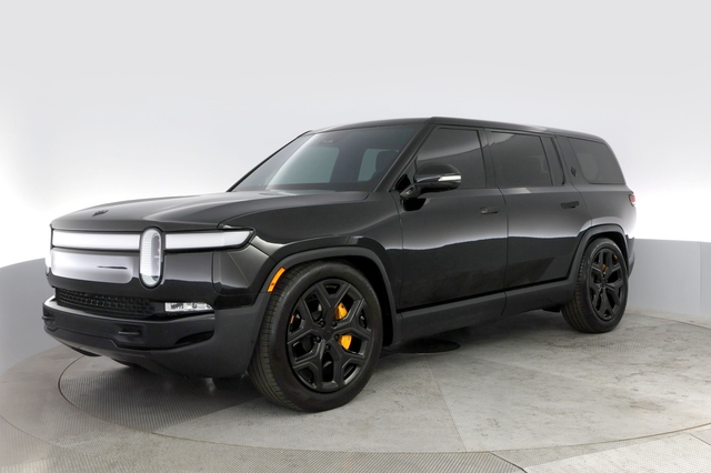 2022 Rivian R1S