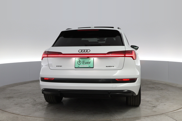 2022 Audi e-tron