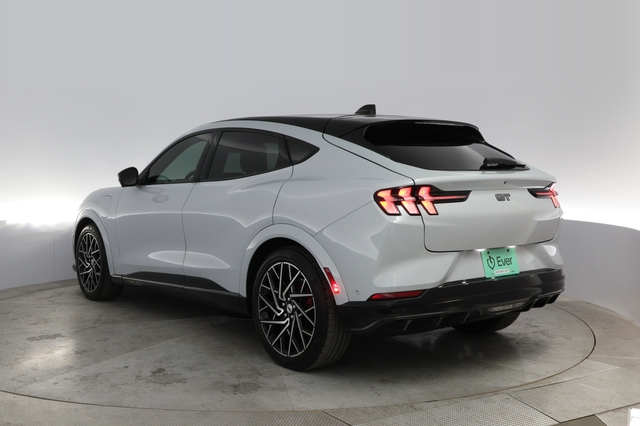 2022 Ford Mustang Mach-E
