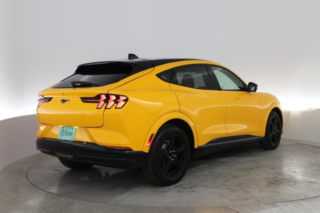 2022 Ford Mustang Mach-E