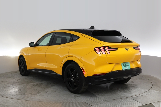 2022 Ford Mustang Mach-E