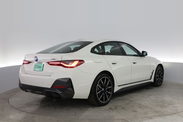 2022 BMW i4