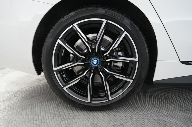 2022 BMW i4