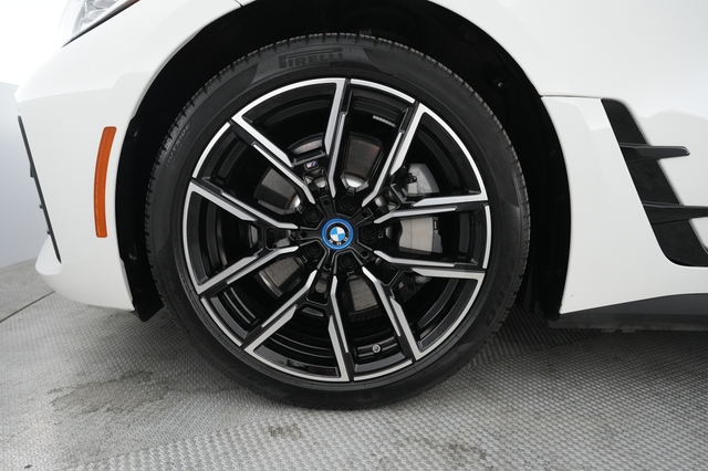 2022 BMW i4