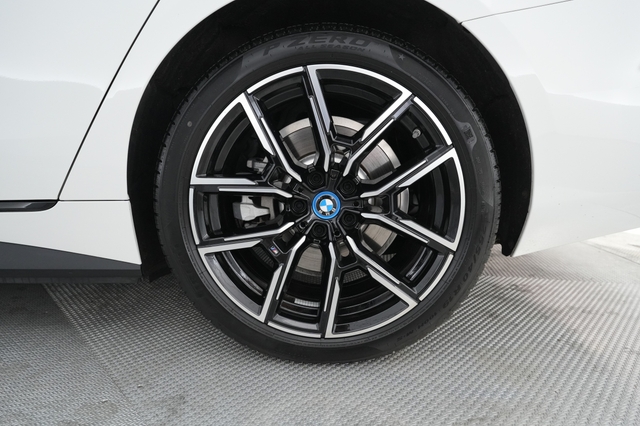 2022 BMW i4