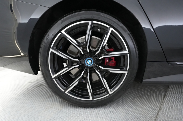 2023 BMW i4