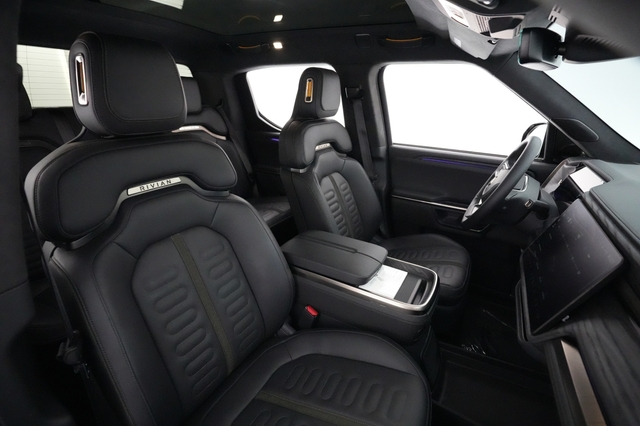 2022 Rivian R1T