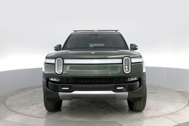 2024 Rivian R1S