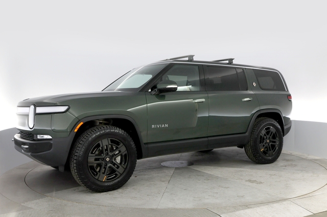 2024 Rivian R1S