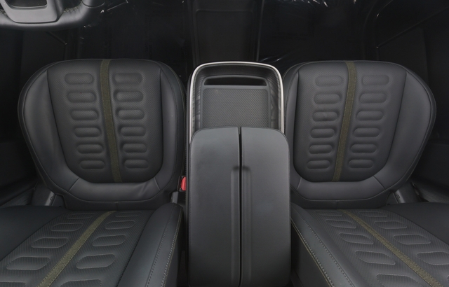 2024 Rivian R1S