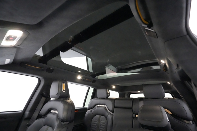 2024 Rivian R1S