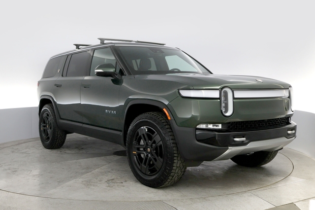 2024 Rivian R1S