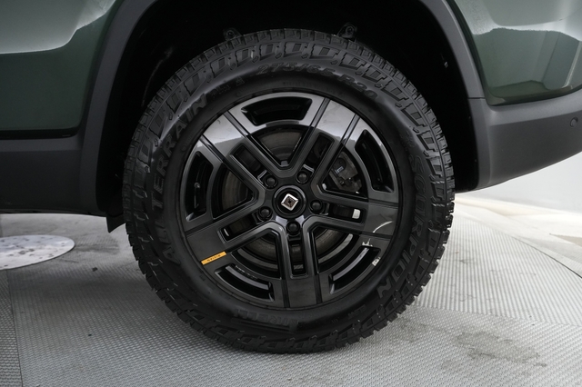 2024 Rivian R1S