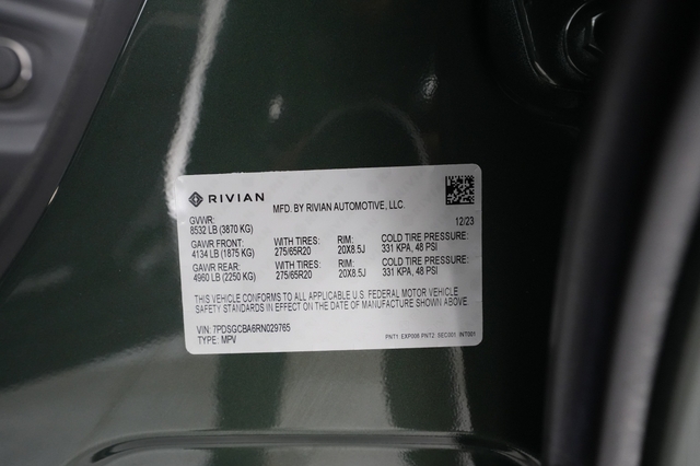 2024 Rivian R1S