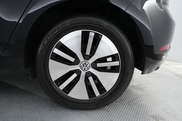 2017 Volkswagen e-Golf