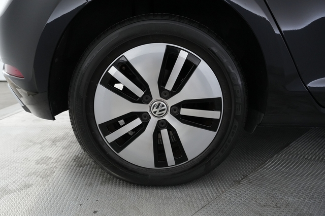 2017 Volkswagen e-Golf