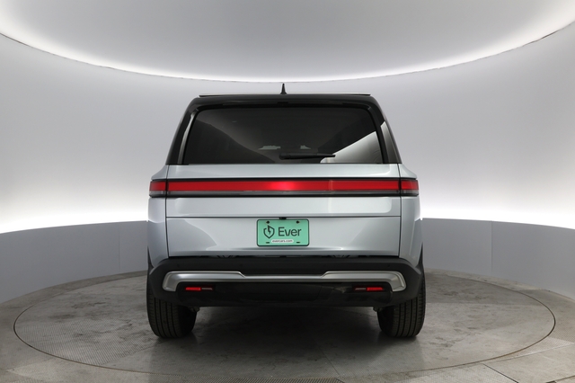 2024 Rivian R1S