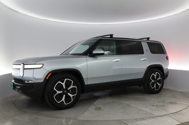 2024 Rivian R1S