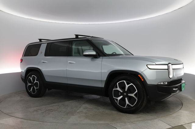 2024 Rivian R1S