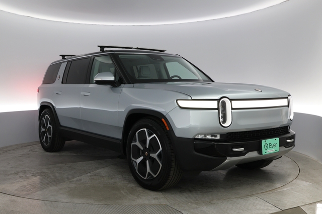 2024 Rivian R1S