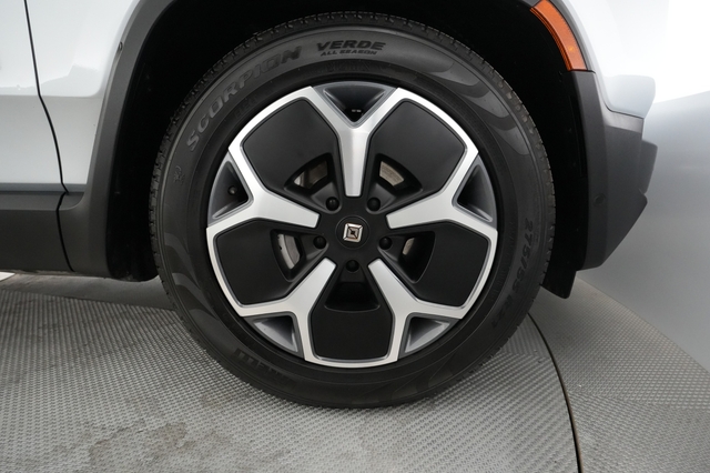 2024 Rivian R1T