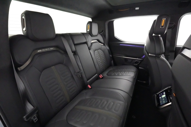 2024 Rivian R1T