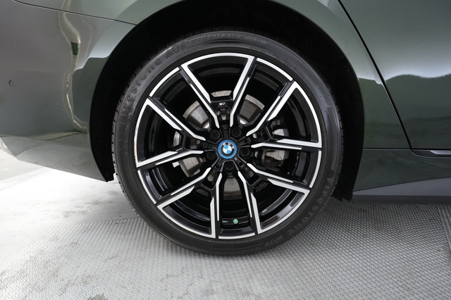 2024 BMW i4