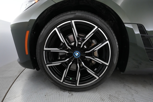 2024 BMW i4