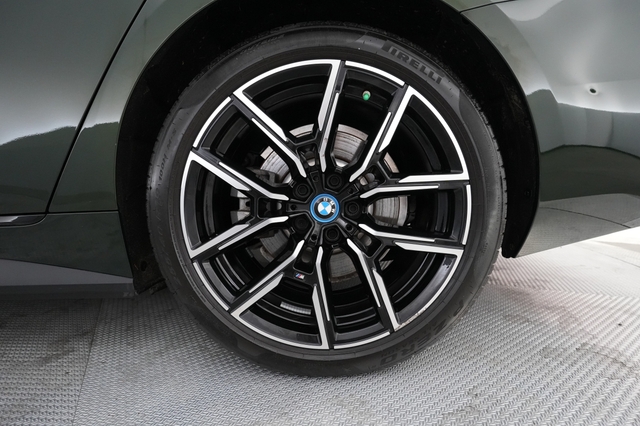 2024 BMW i4