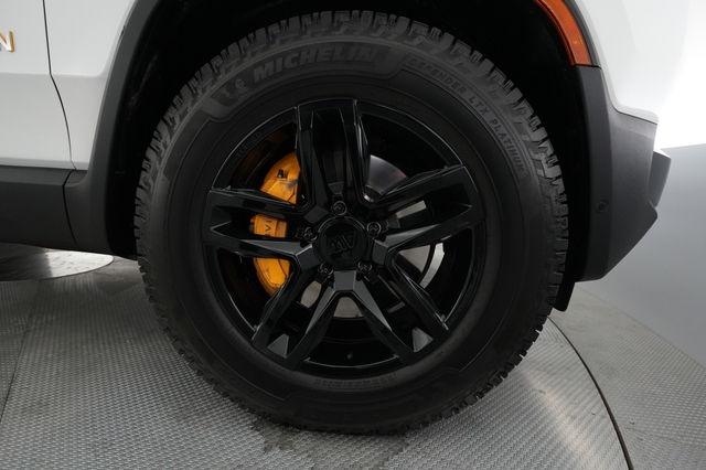 2023 Rivian R1S