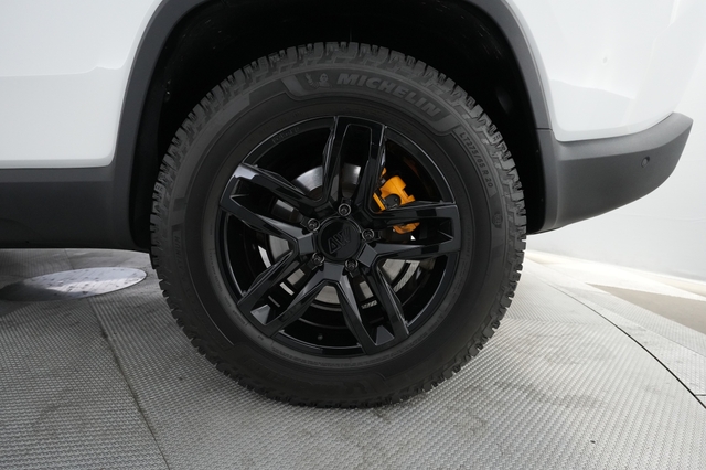 2023 Rivian R1S