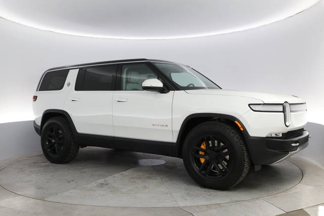 2023 Rivian R1S