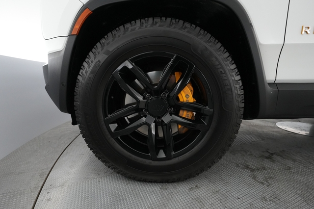 2023 Rivian R1S