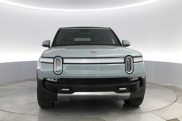 2022 Rivian R1S