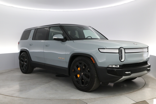 2022 Rivian R1S