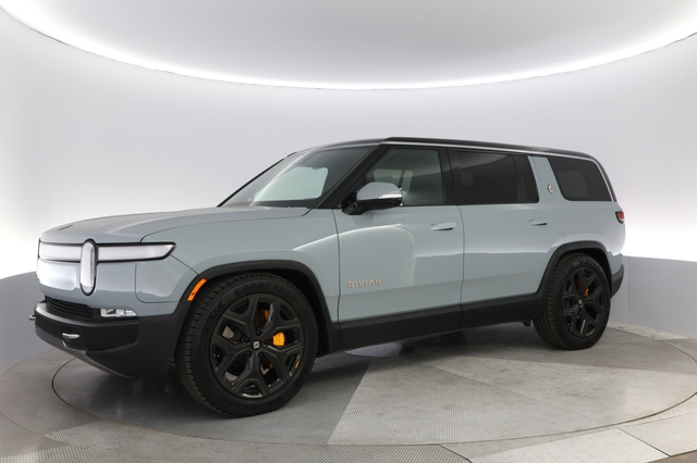 2022 Rivian R1S