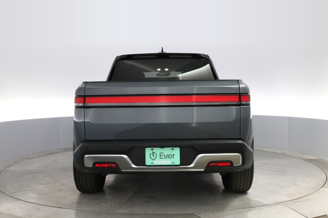 2024 Rivian R1T
