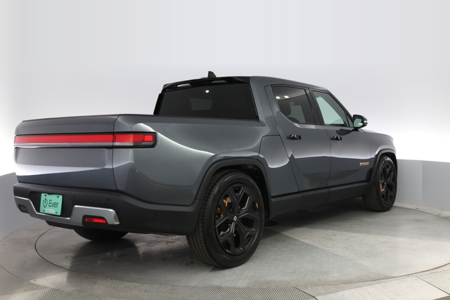 2024 Rivian R1T