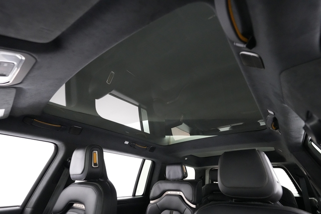 2023 Rivian R1S