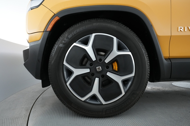 2023 Rivian R1S
