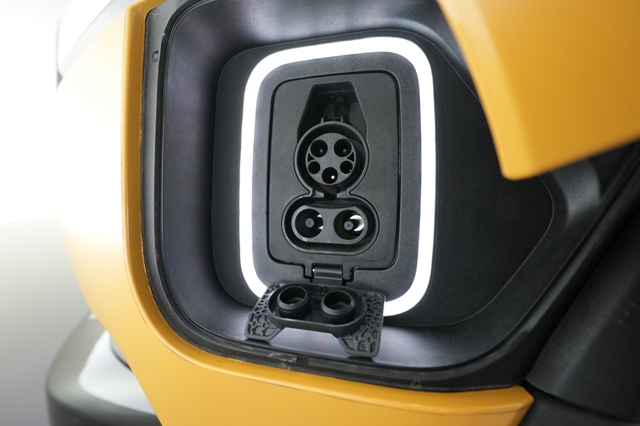 2023 Rivian R1S
